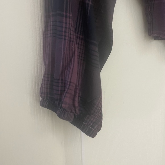 Express Long Sleeve Cropped Plaid Blouse with Smocked Band - Picture 4 of 5